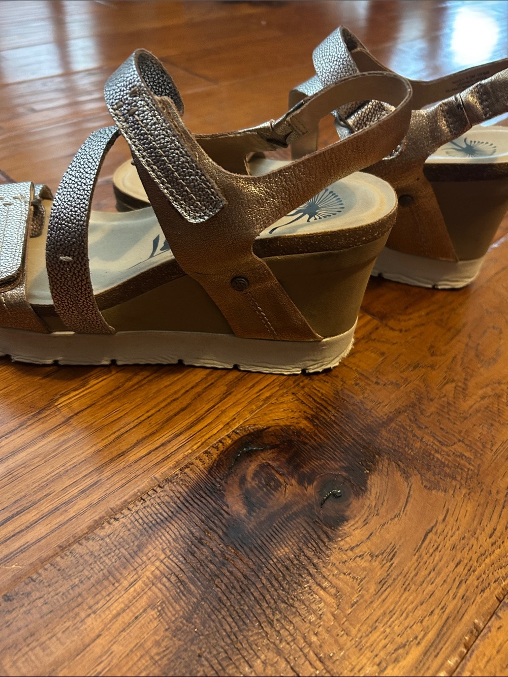 OTBT Metallic Rose Gold Crisscross Slingback Sandals - Picture 4 of 6